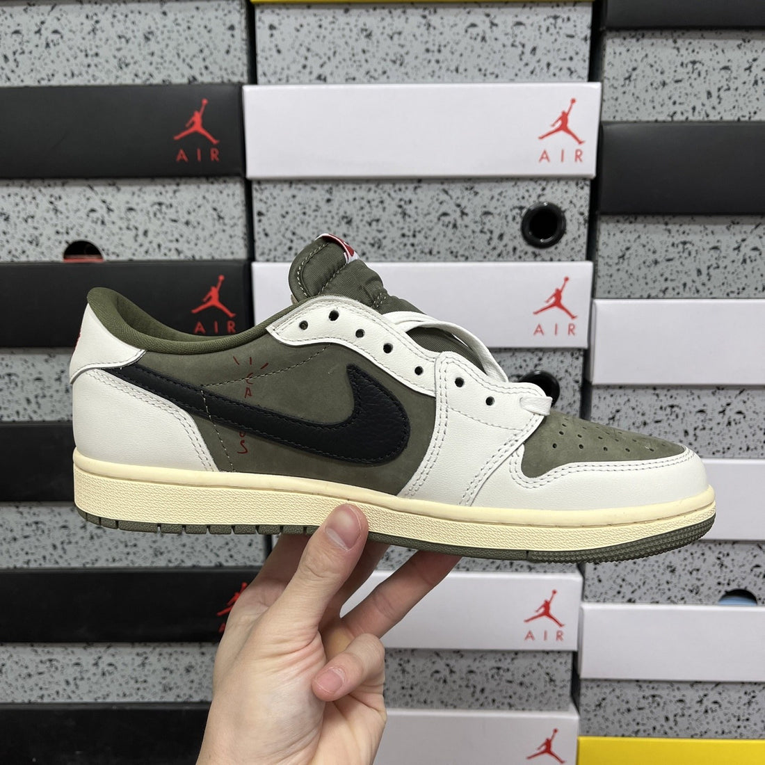 Air Jordan 1 Travis Scott Low White Olive