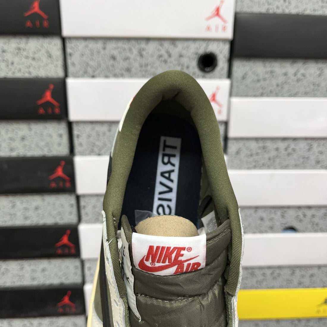 Air Jordan 1 Travis Scott Low White Olive
