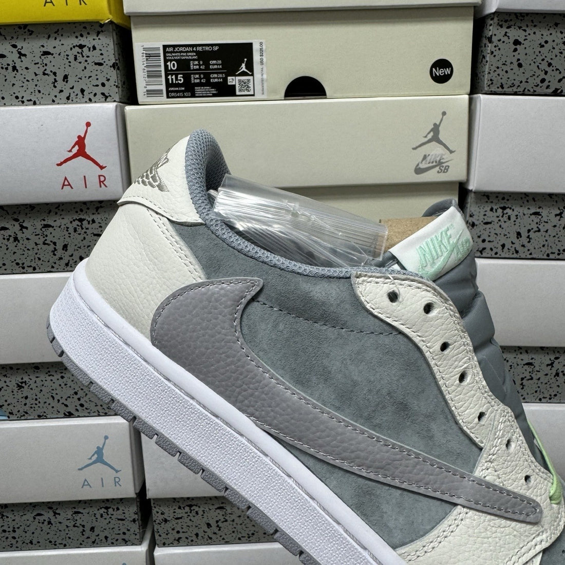 Air Jordan 1 Travis Scott Low Wolf Grey