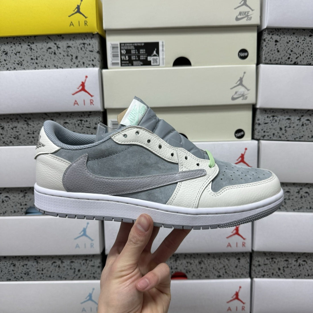 Air Jordan 1 Travis Scott Low Wolf Grey