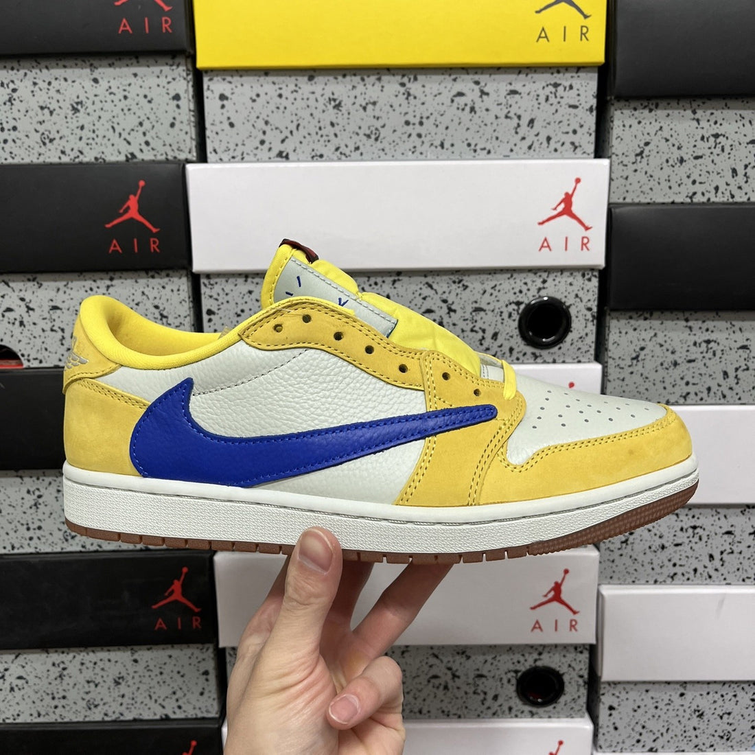 Air Jordan 1 Travis Scott Low Yellow Royal