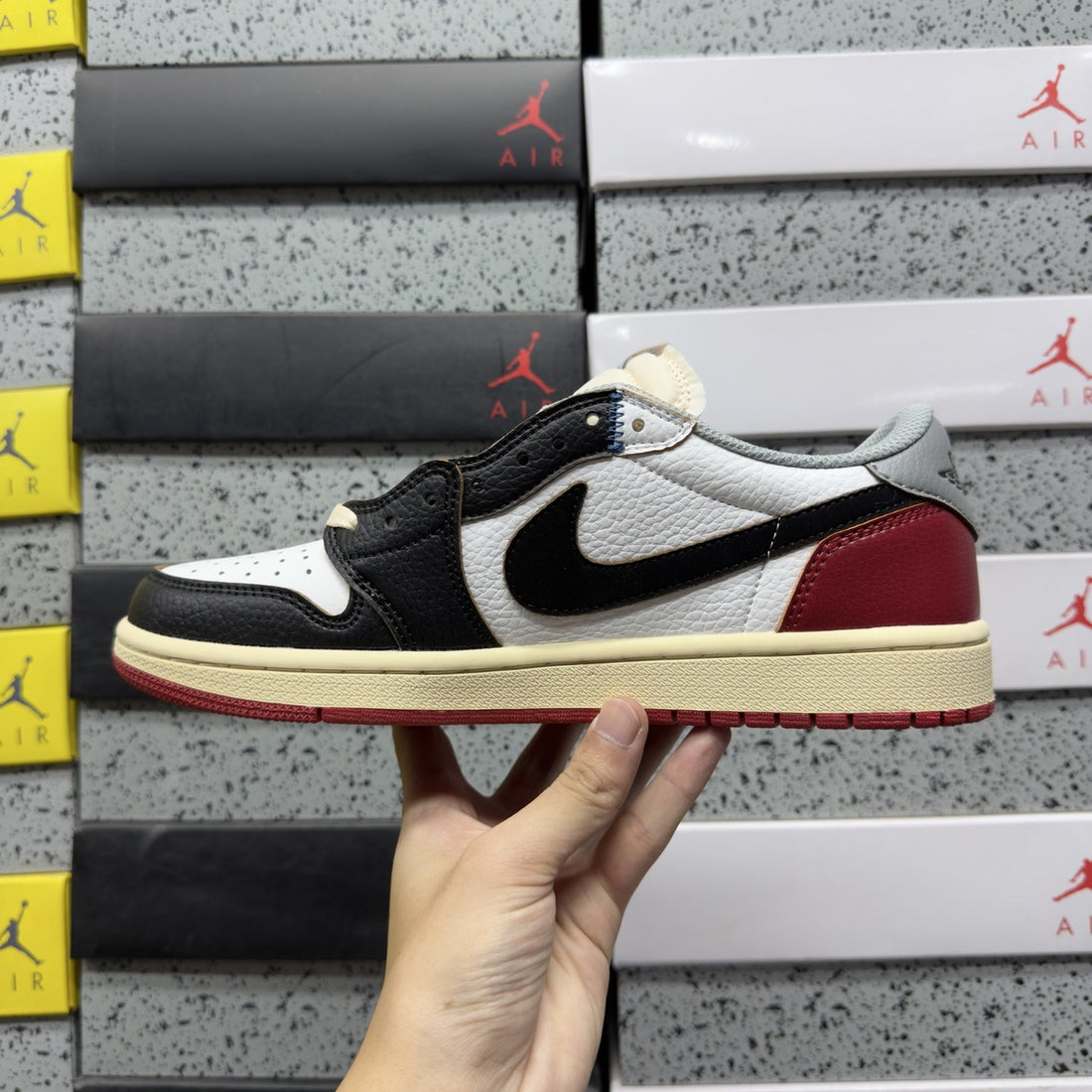 Air Jordan 1 Union Low Black Toe