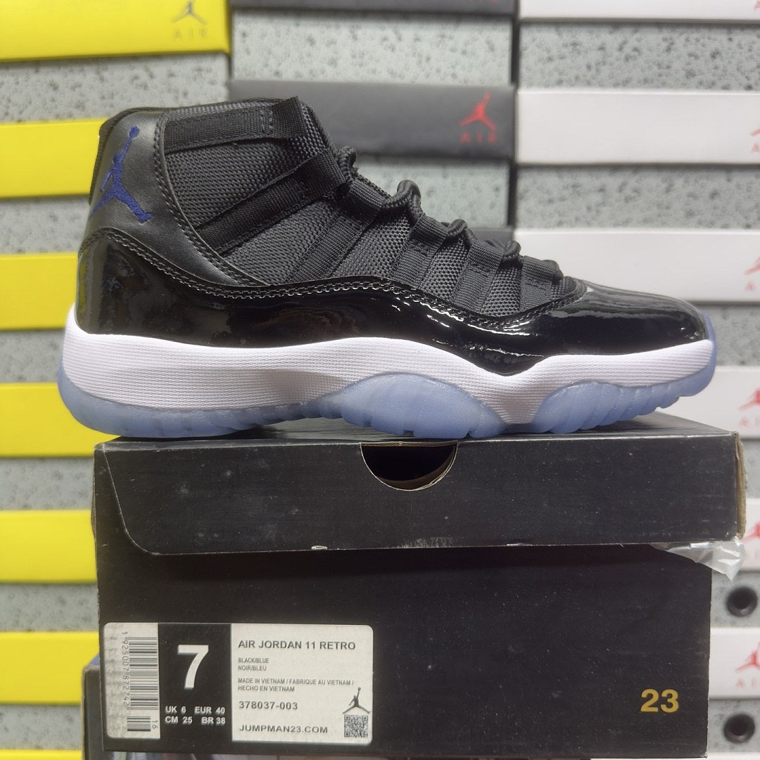 Air Jordan 11 Black Royal