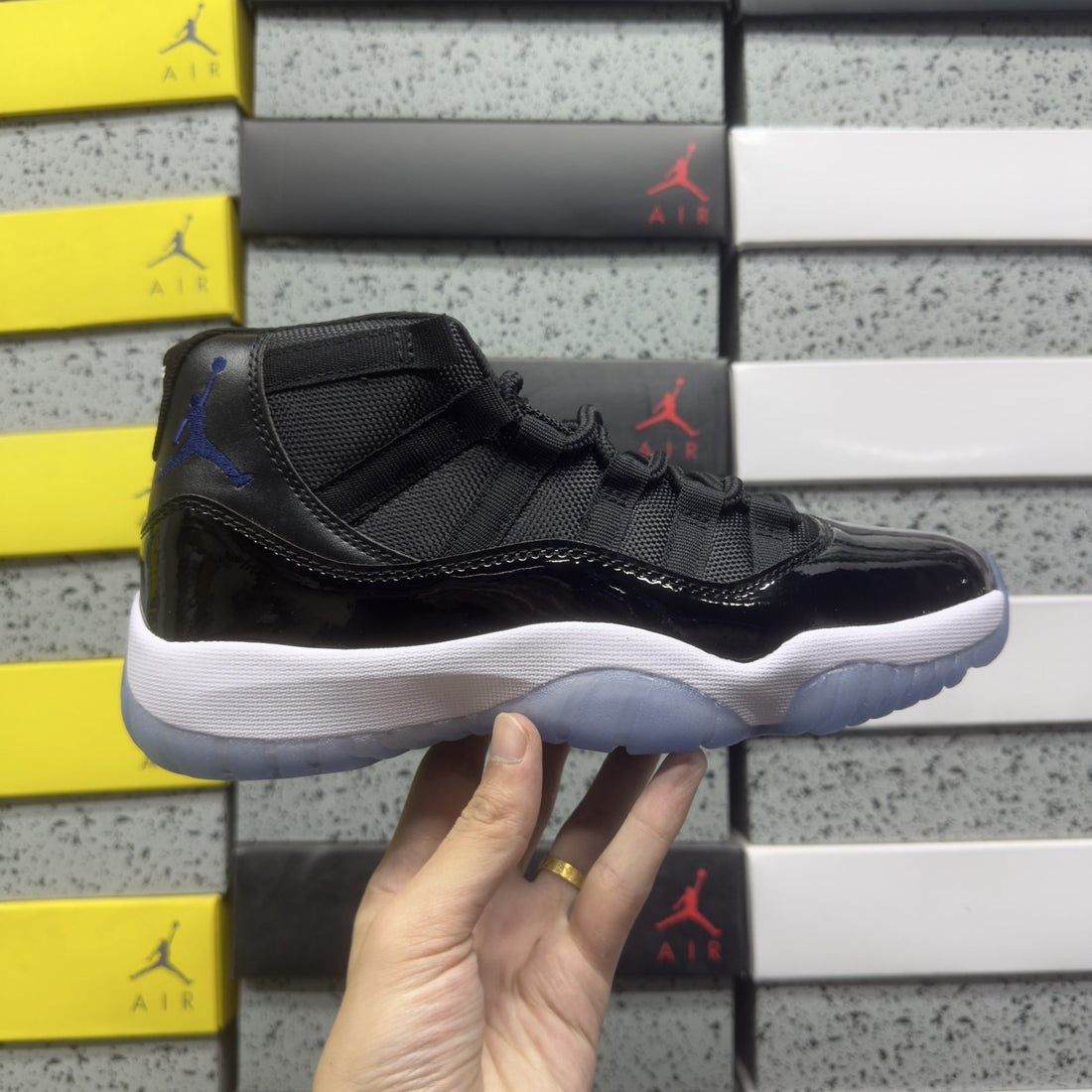 Air Jordan 11 Black Royal