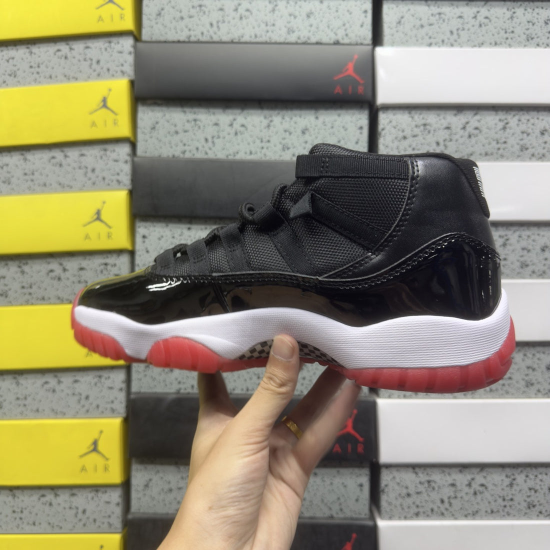 Air Jordan 11 Bred
