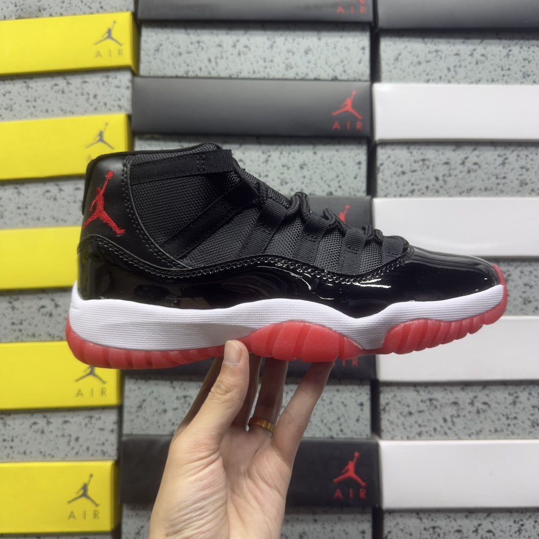 Air Jordan 11 Bred