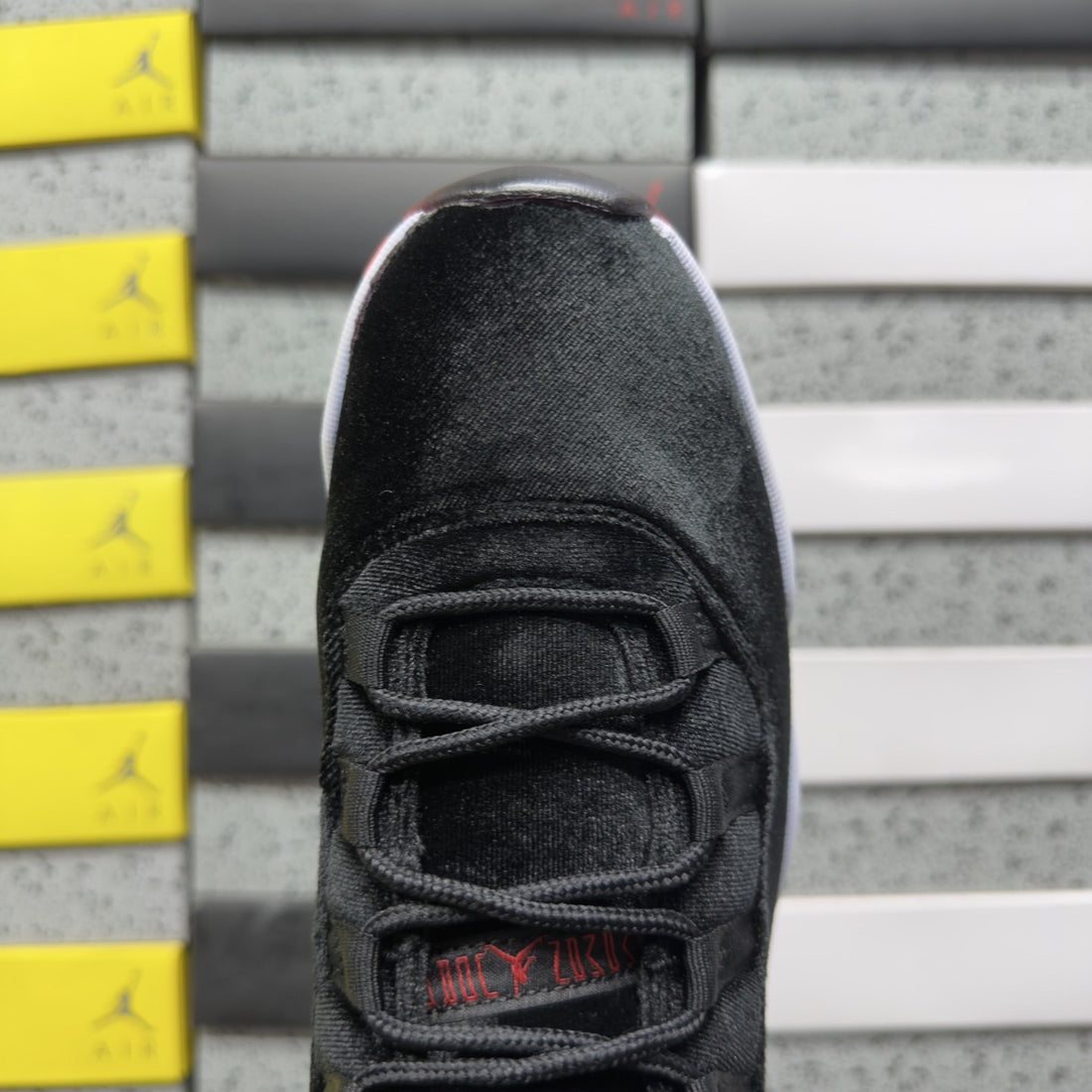 Air Jordan 11 Bred Velvet