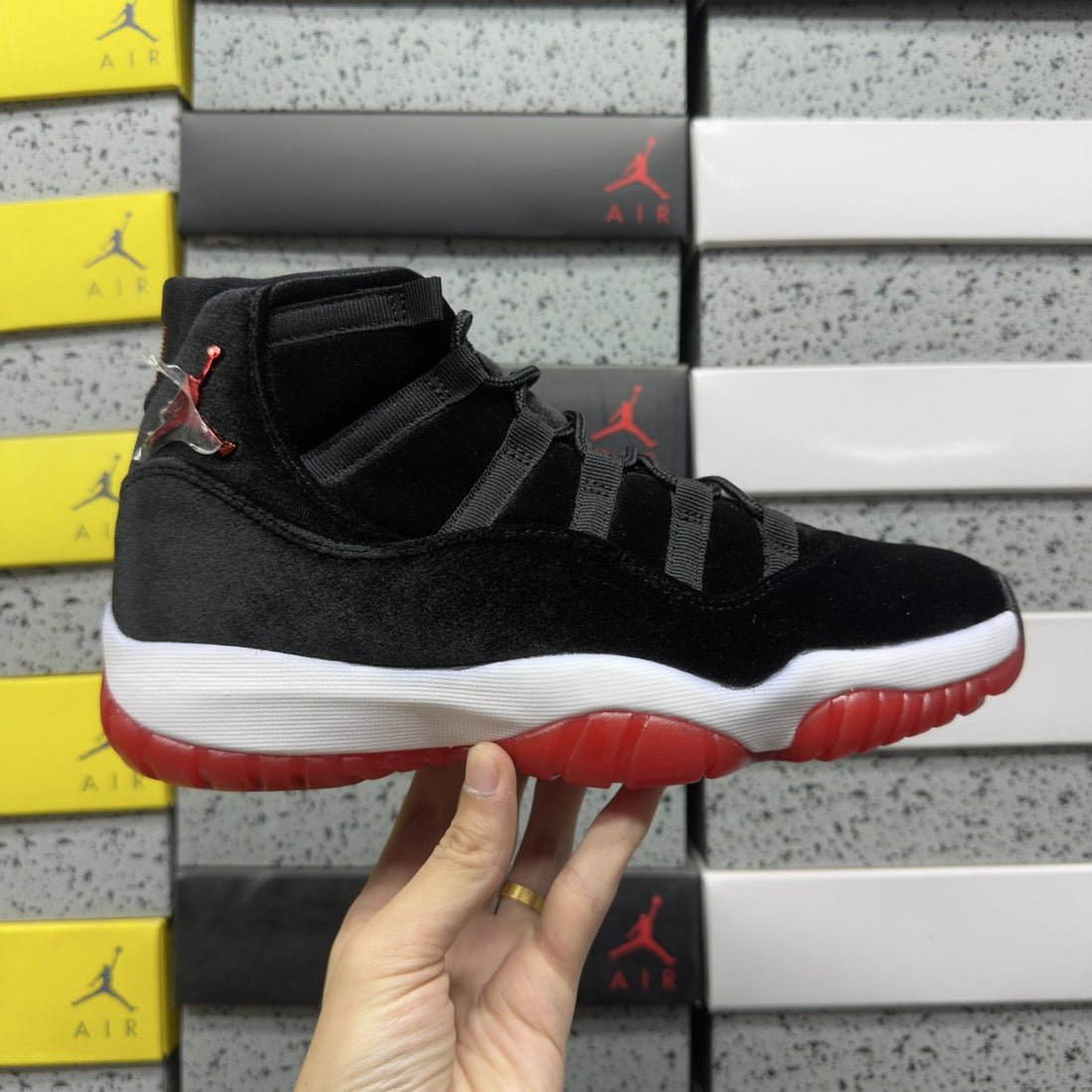 Air Jordan 11 Bred Velvet