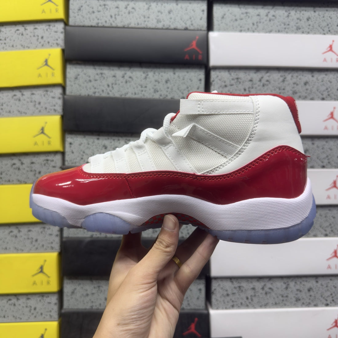 Air Jordan 11 Cherry