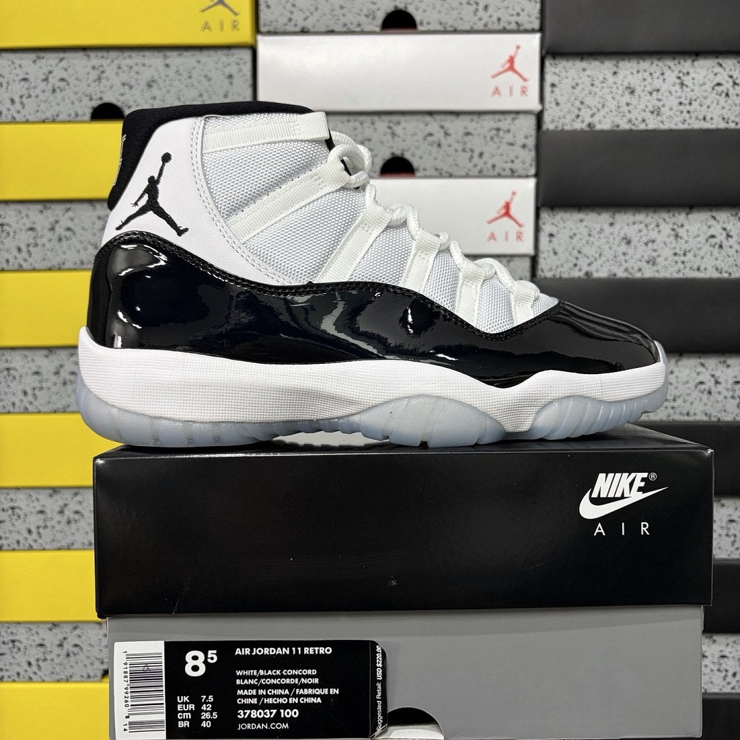 Air Jordan 11 Concord