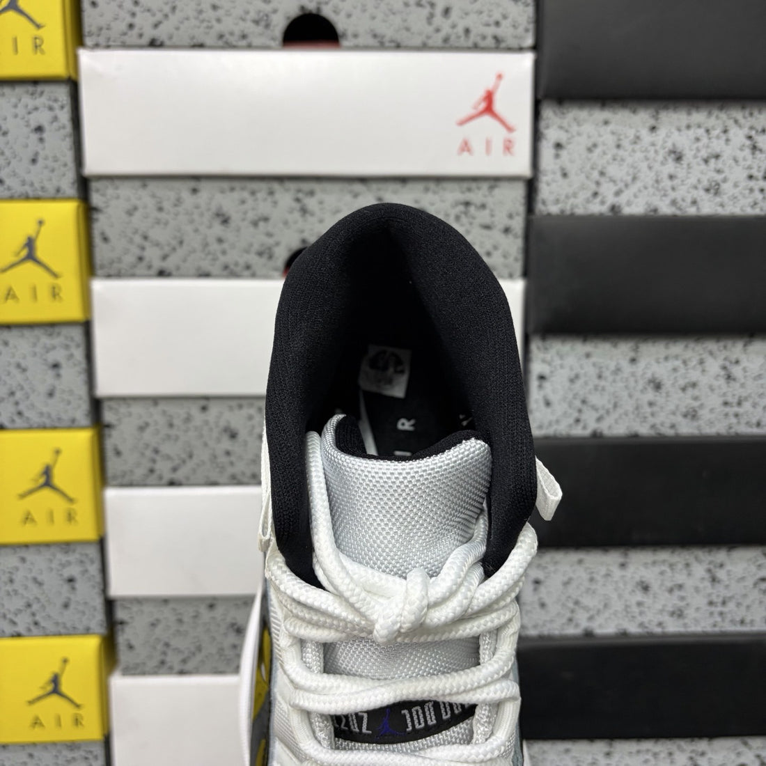 Air Jordan 11 Concord