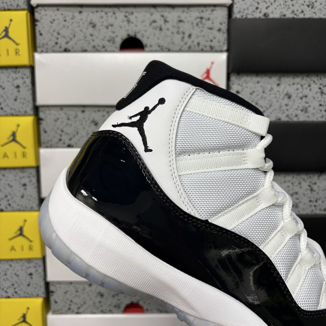 Air Jordan 11 Concord