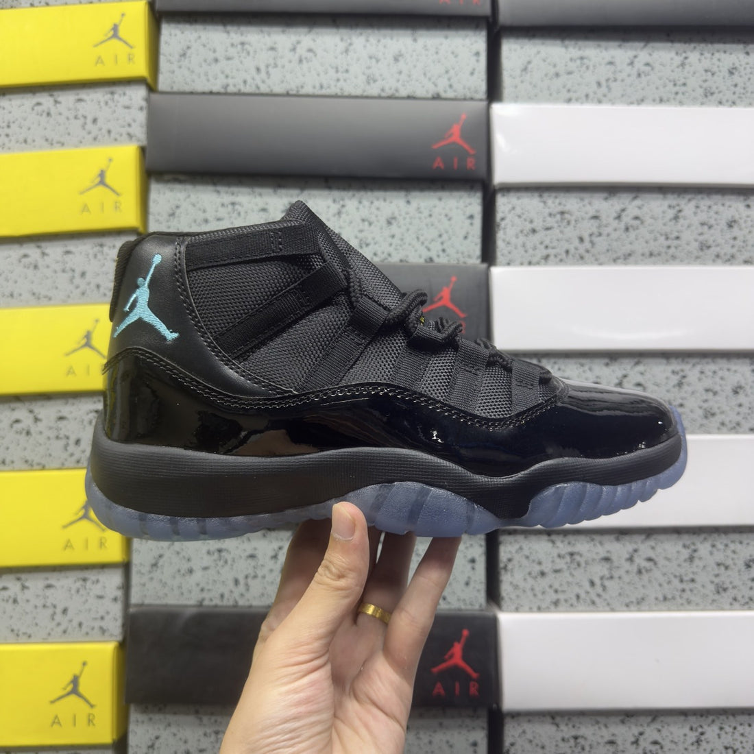 Air Jordan 11 Gamma Blue