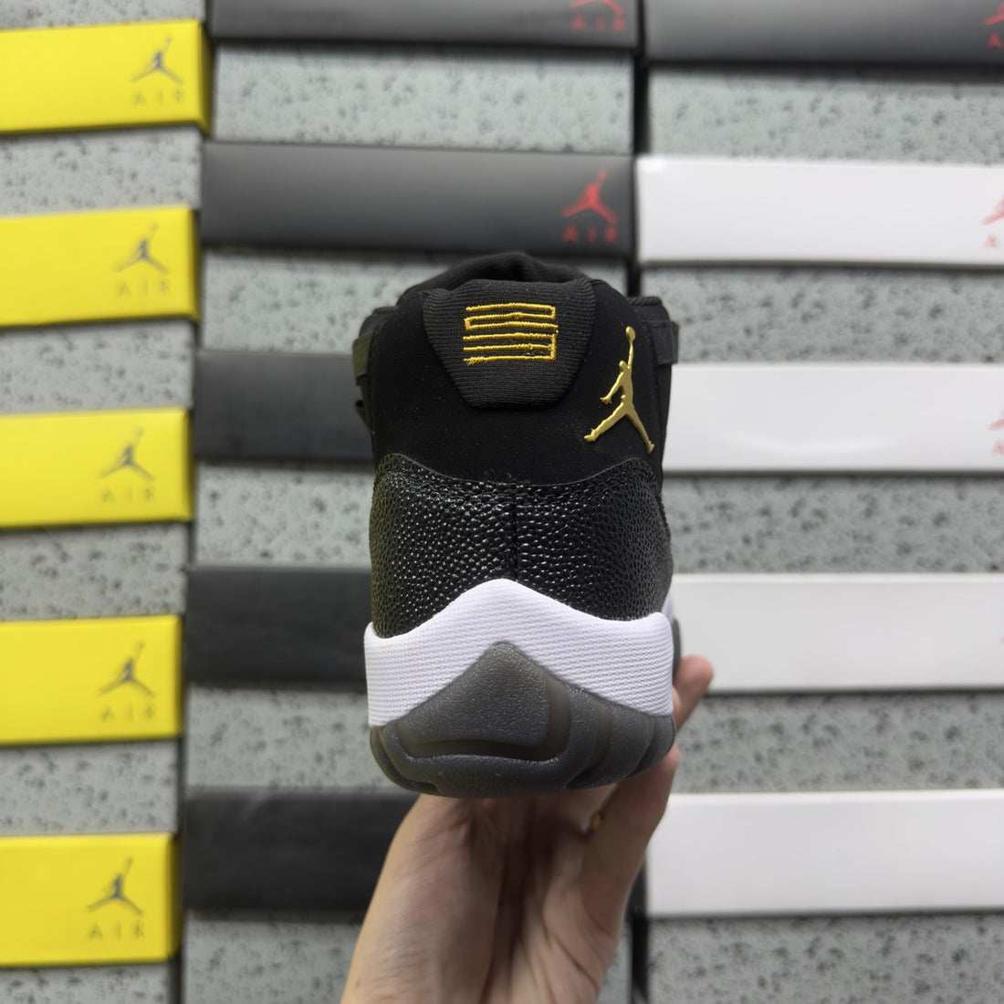 Air Jordan 11 Heiress Black Stingray