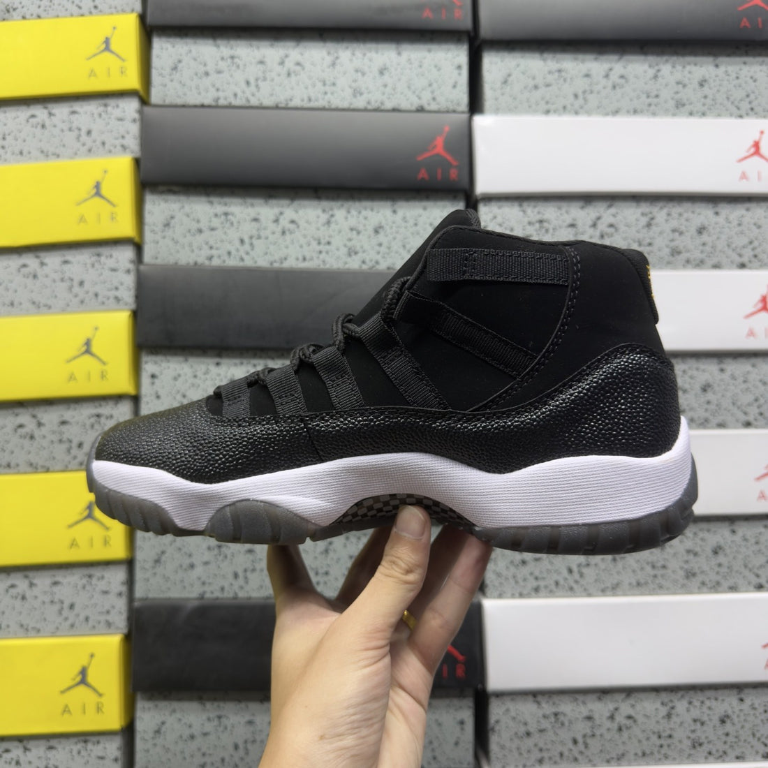 Air Jordan 11 Heiress Black Stingray