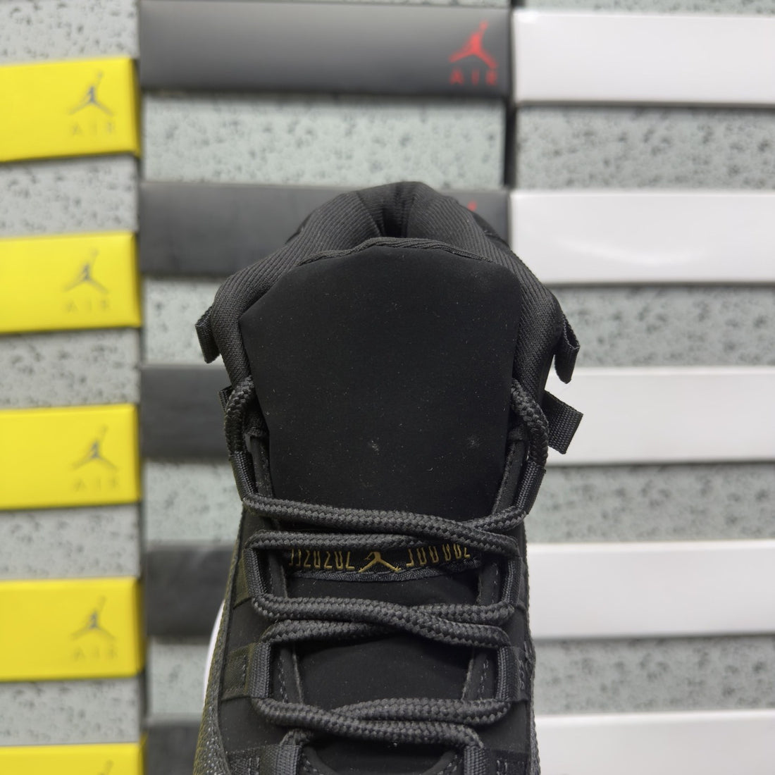 Air Jordan 11 Heiress Black Stingray