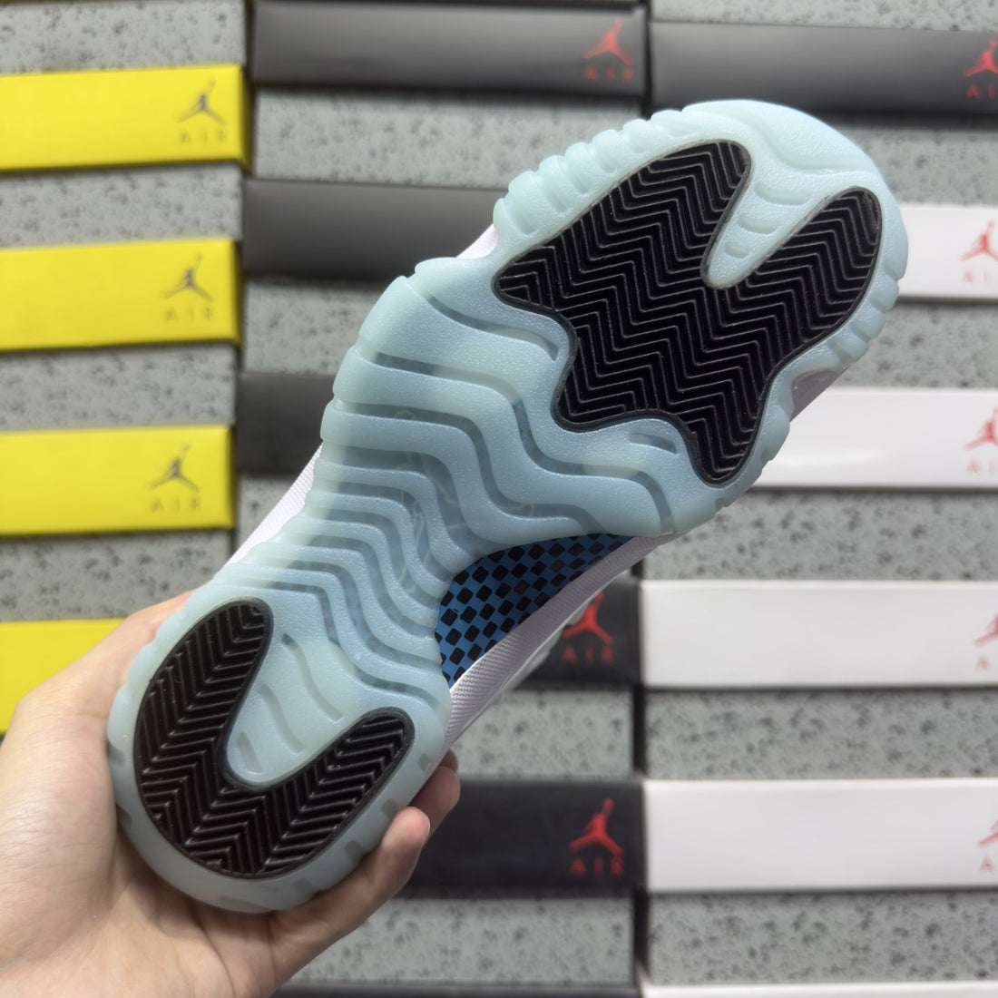 Air Jordan 11 Legend Blue