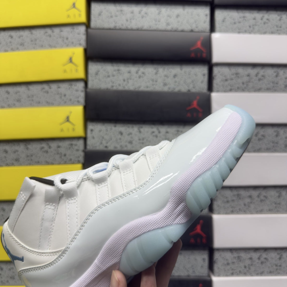 Air Jordan 11 Legend Blue