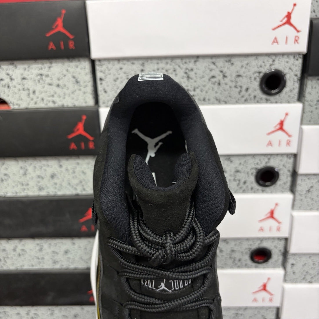Air Jordan 11 Low 72-10