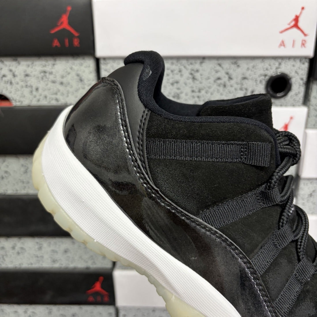 Air Jordan 11 Low 72-10