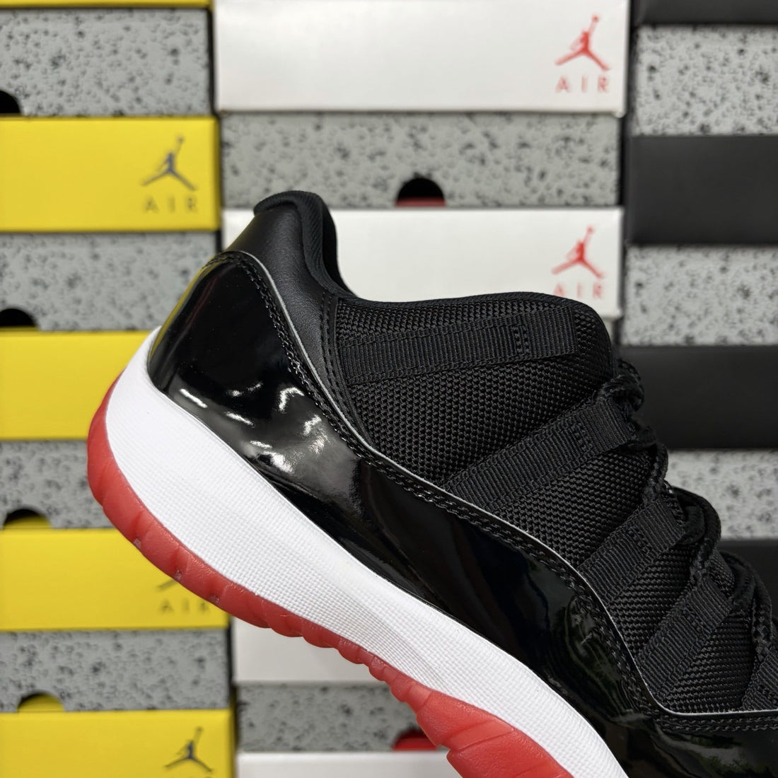 Air Jordan 11 Low Bred