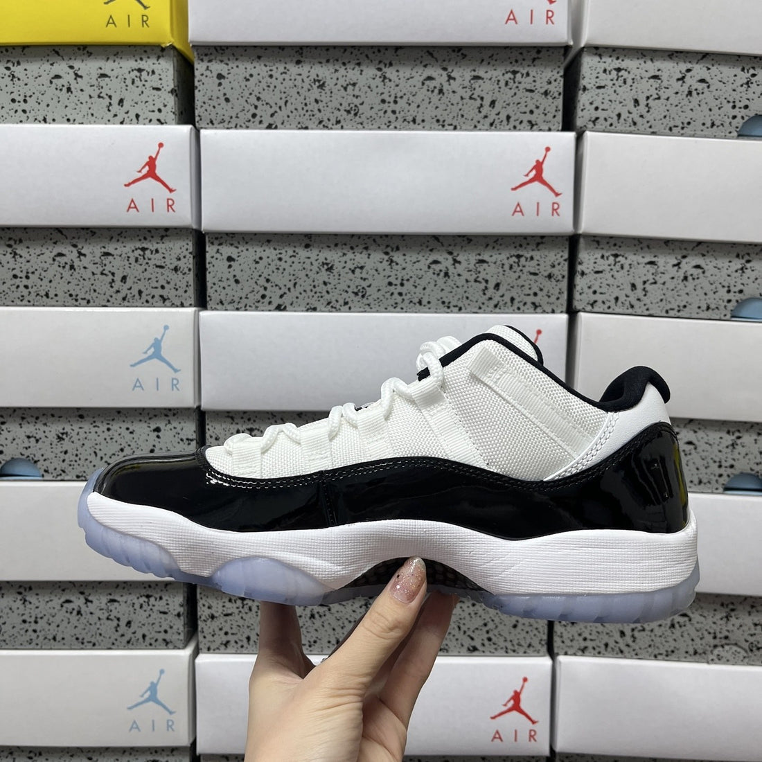 Air Jordan 11 Low Concord