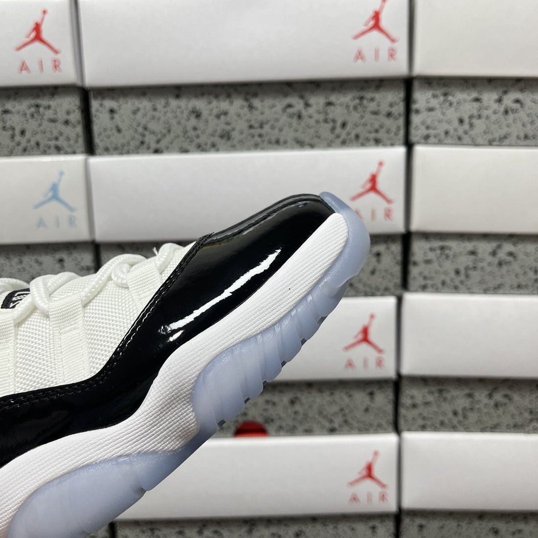 Air Jordan 11 Low Concord