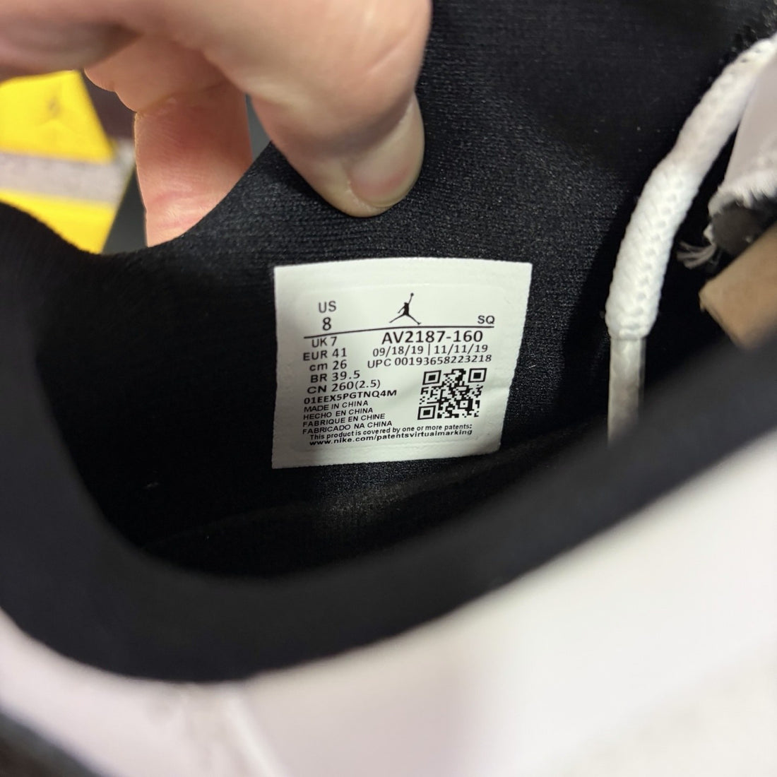 Air Jordan 11 Low Concord Bred