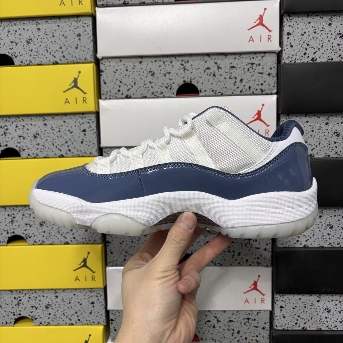Air Jordan 11 Low Diffused Blue