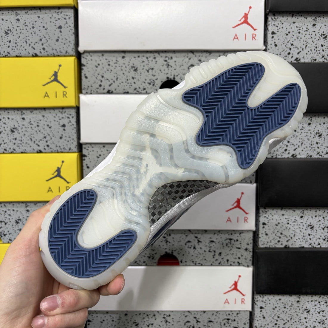 Air Jordan 11 Low Diffused Blue