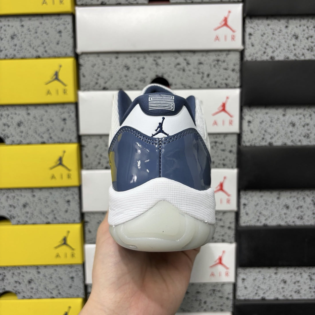 Air Jordan 11 Low Diffused Blue