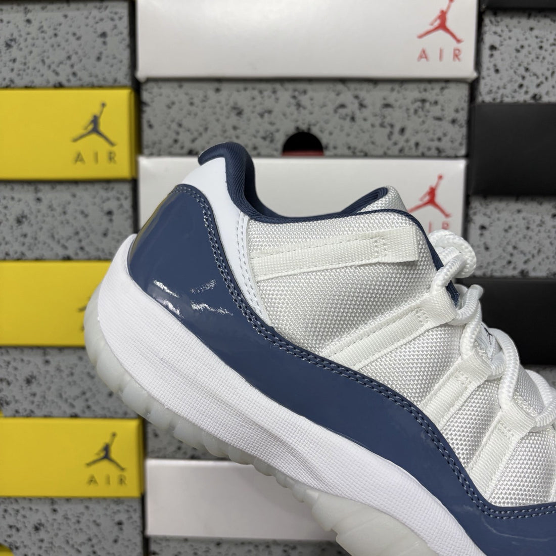 Air Jordan 11 Low Diffused Blue