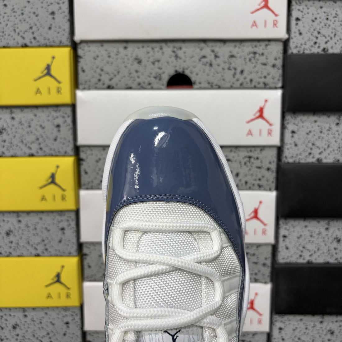 Air Jordan 11 Low Diffused Blue