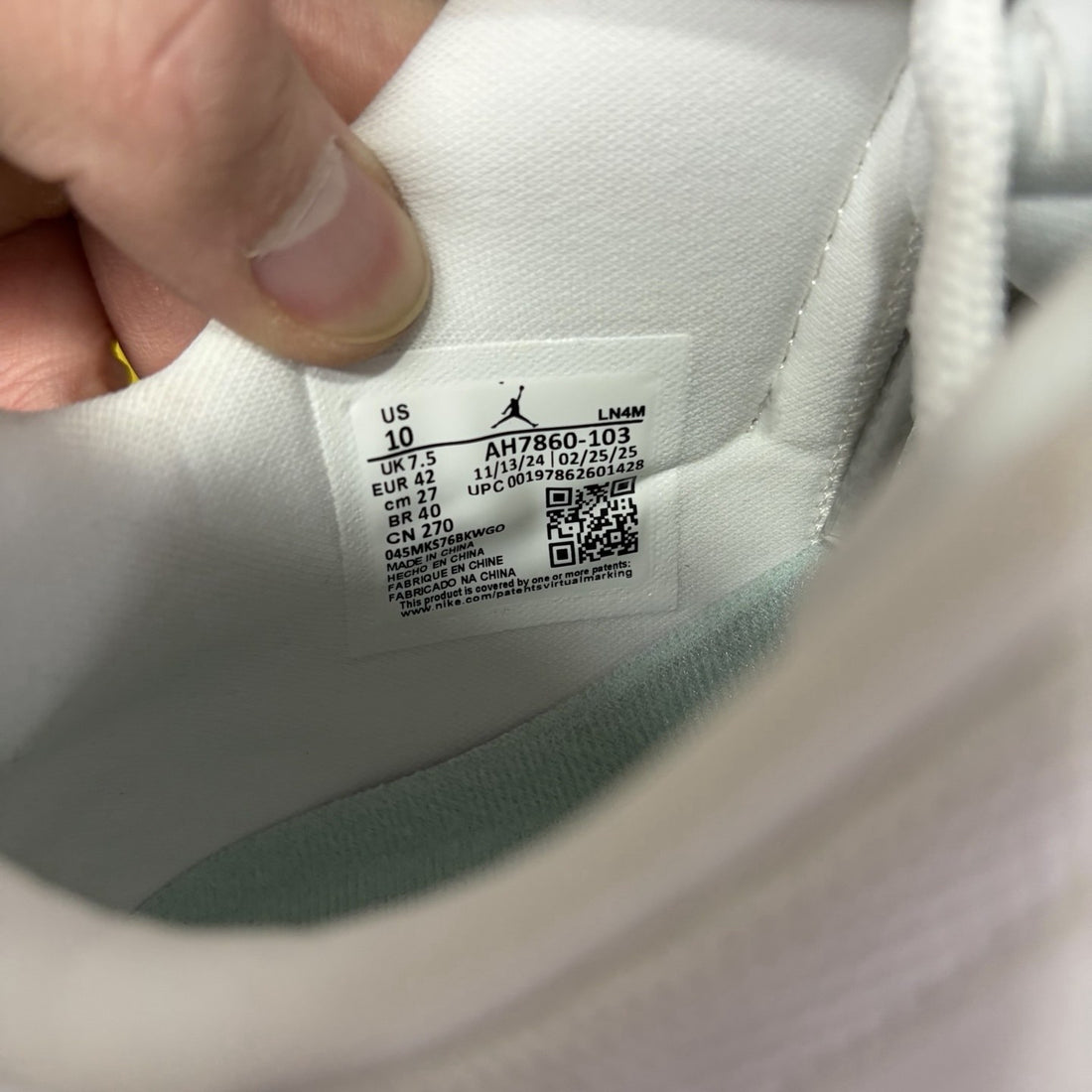 Air Jordan 11 Low Emerald