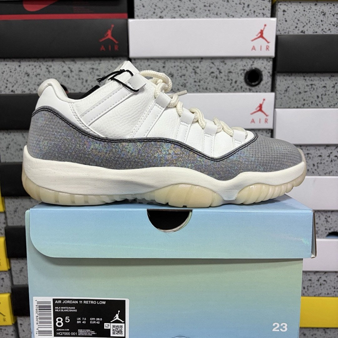 Air Jordan 11 Low Grey Suede