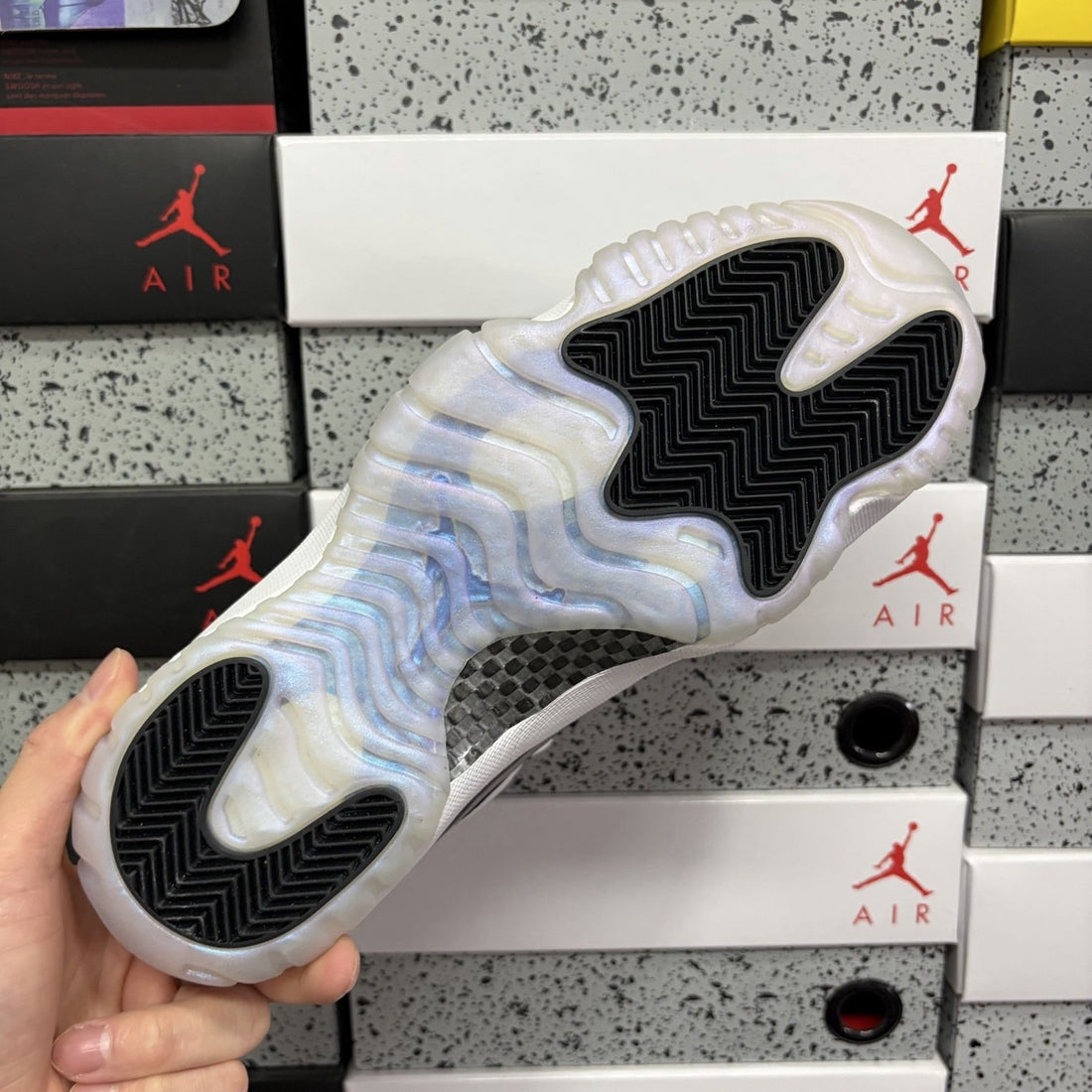 Air Jordan 11 Low Iridescent