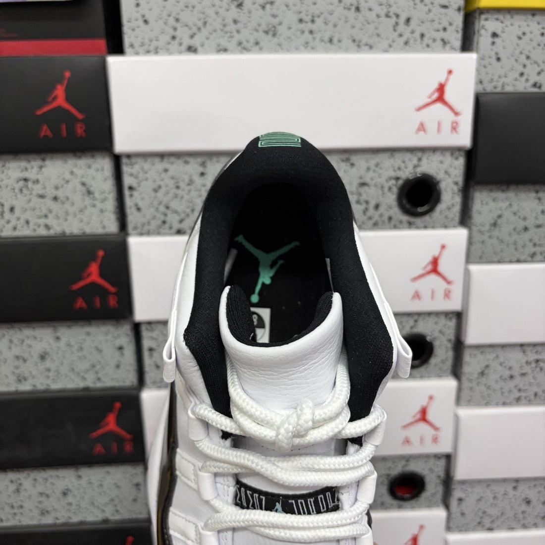 Air Jordan 11 Low Iridescent