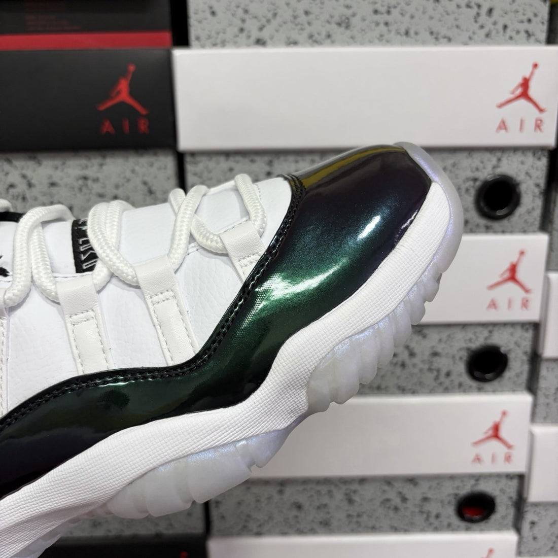 Air Jordan 11 Low Iridescent