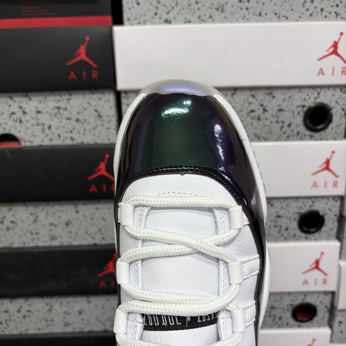 Air Jordan 11 Low Iridescent