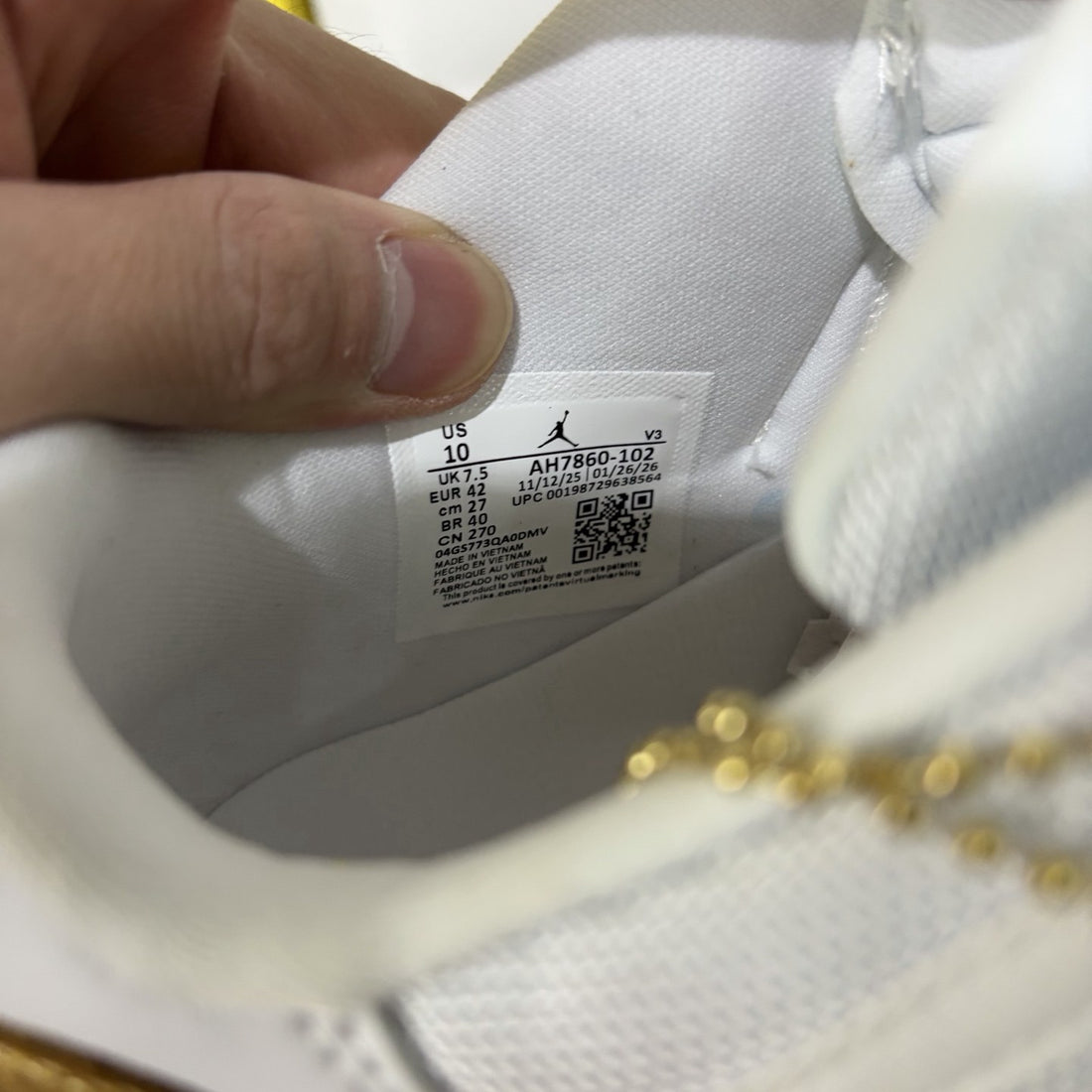 Air Jordan 11 Low Metallic Gold