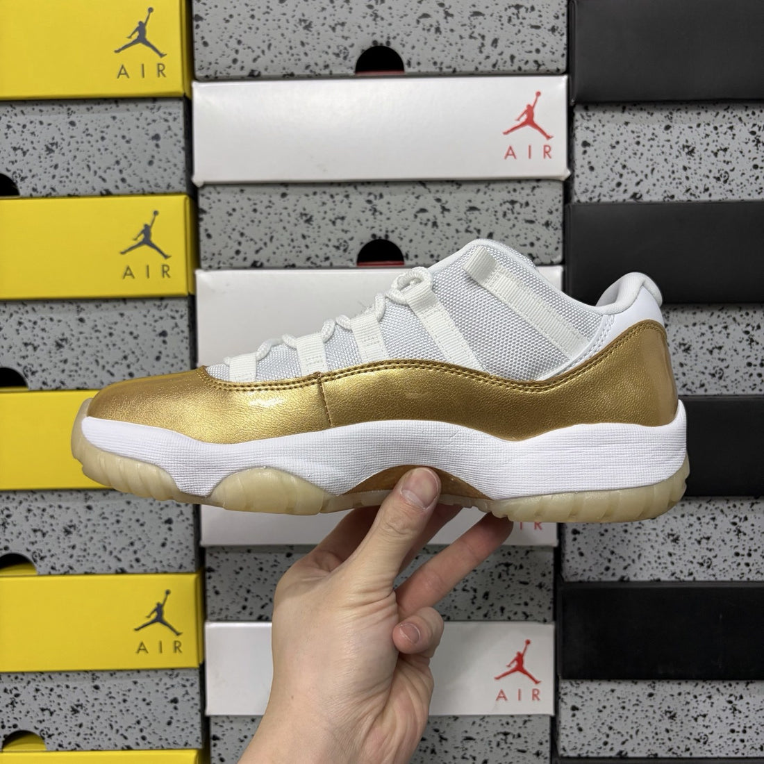 Air Jordan 11 Low Metallic Gold