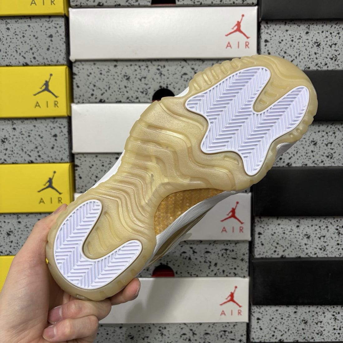 Air Jordan 11 Low Metallic Gold