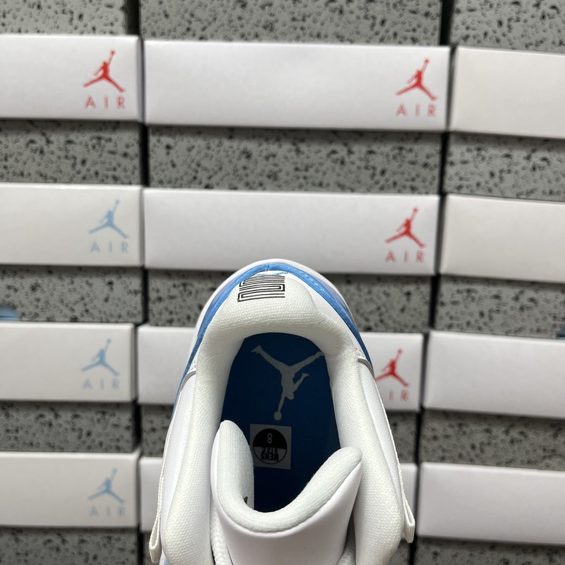 Air Jordan 11 Low UNC