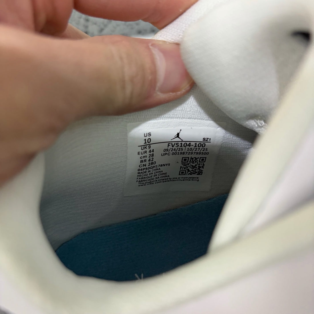 Air Jordan 11 Low University Blue