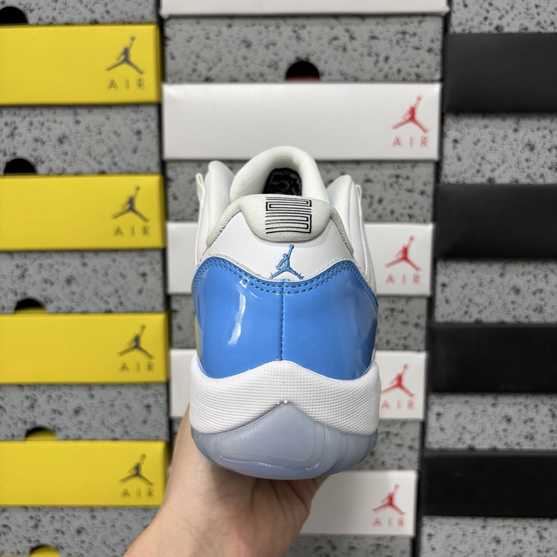 Air Jordan 11 Low University Blue