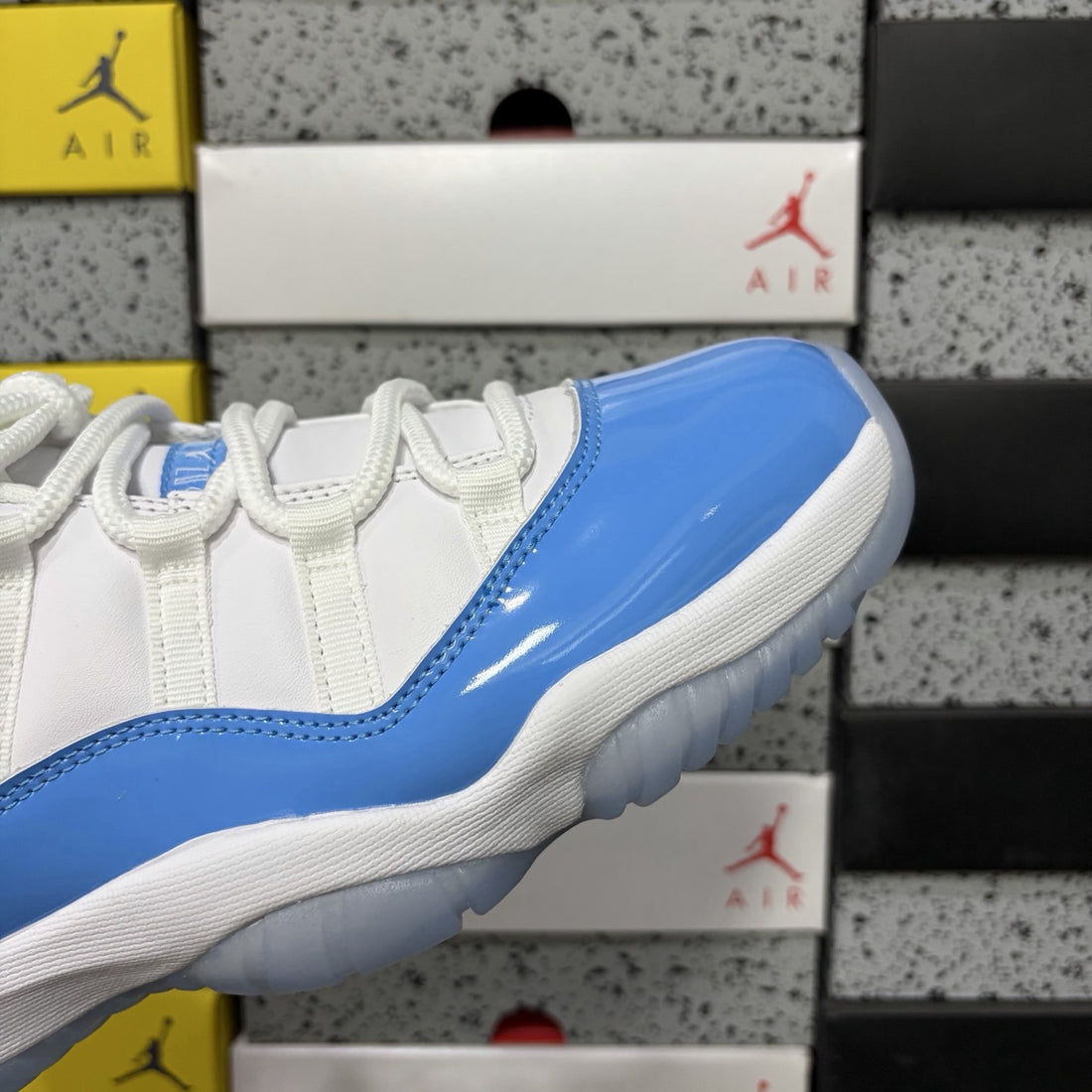 Air Jordan 11 Low University Blue