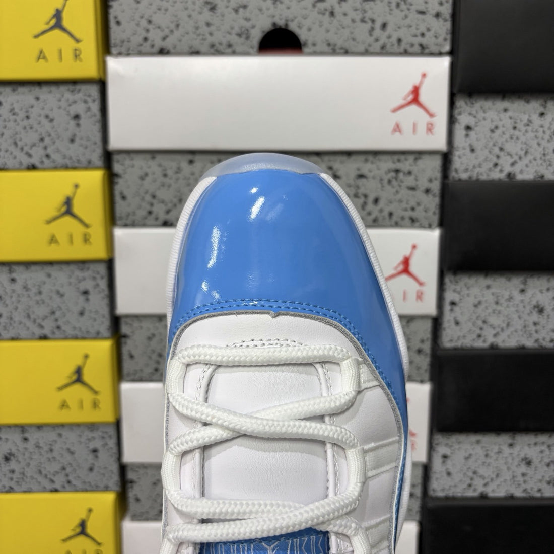 Air Jordan 11 Low University Blue