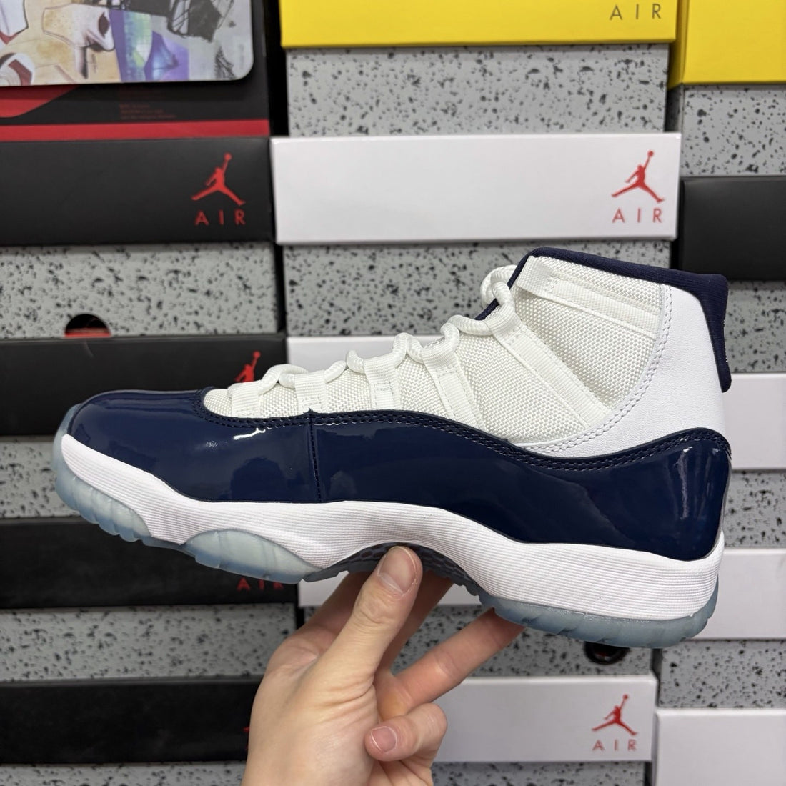 Air Jordan 11 Navy Legend