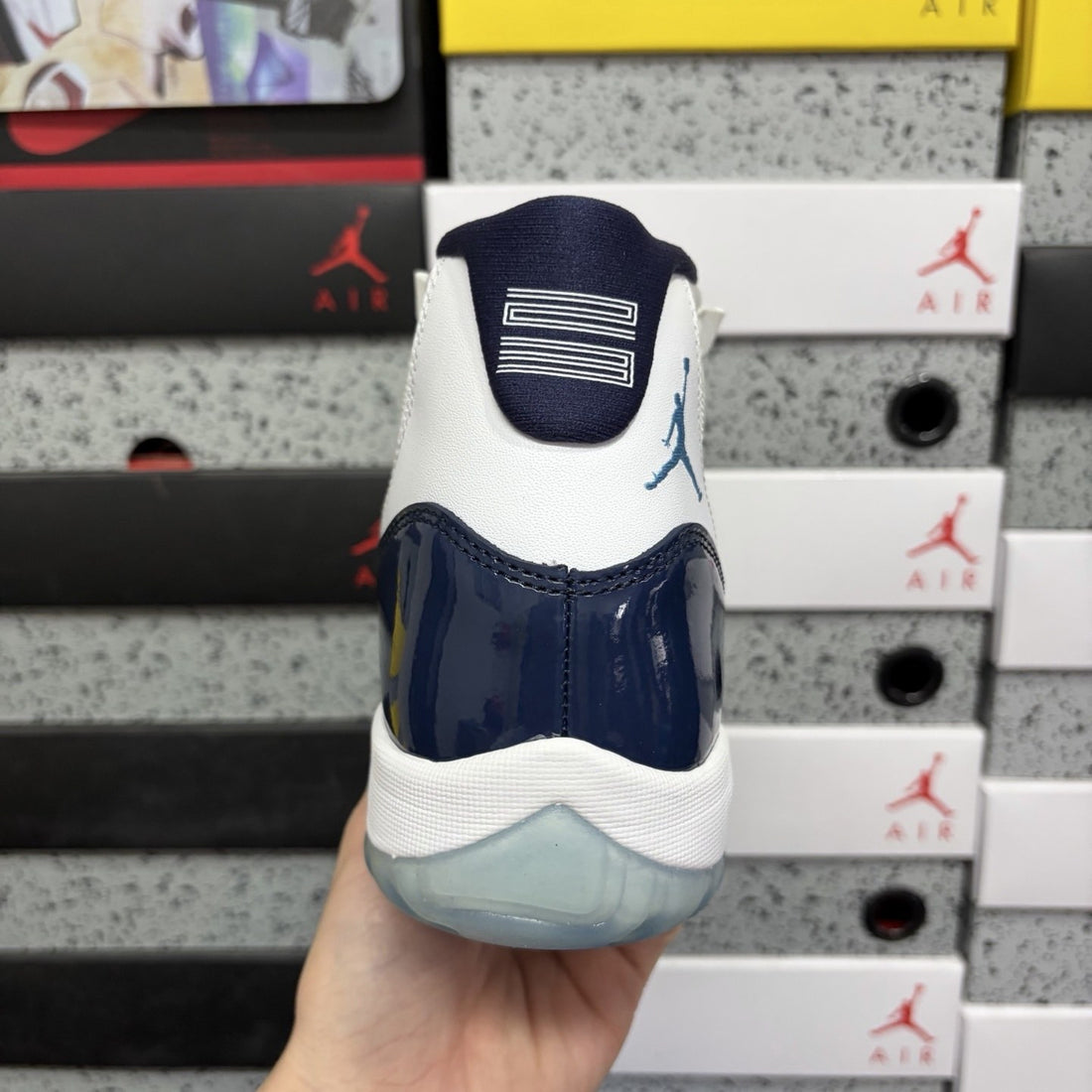 Air Jordan 11 Navy Legend