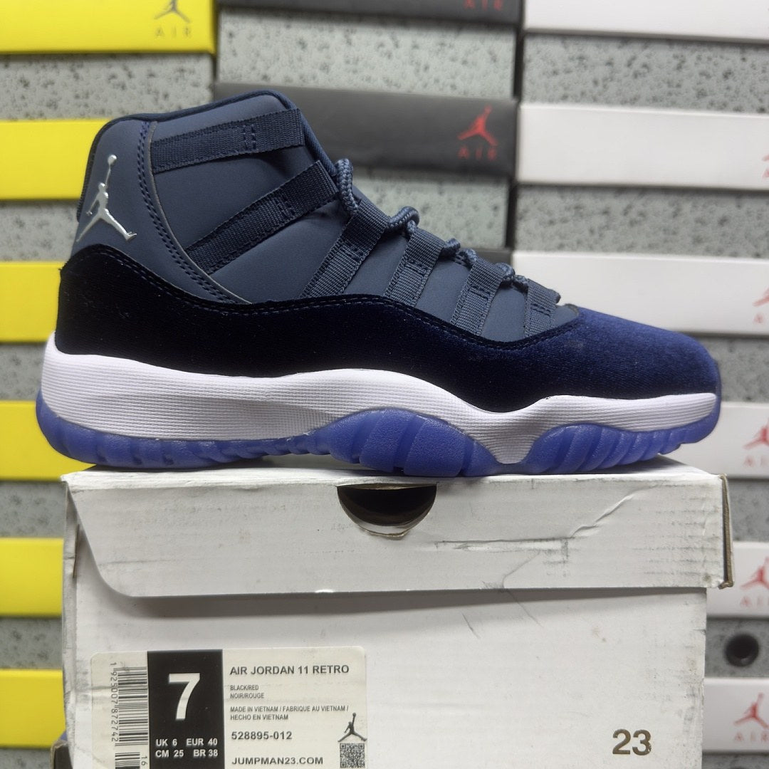 Air Jordan 11 Navy Velvet
